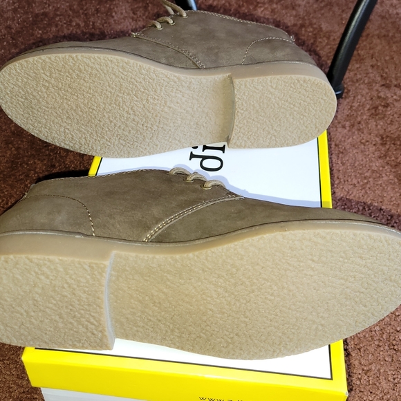 Women's Seven Dials Chukka Boots - Picture 4 of 5